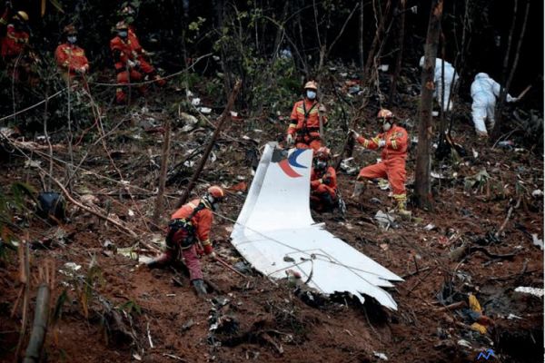 老人坐飞机死亡(坠机遇难乘客)